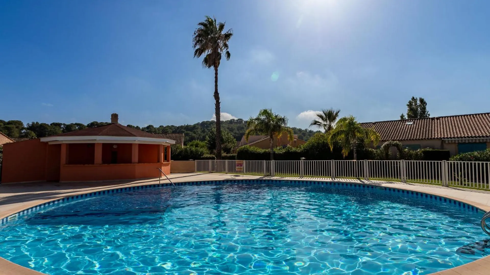 Holiday Home Tahiti Parc-4 By Interhome Le Lavandou 0*,